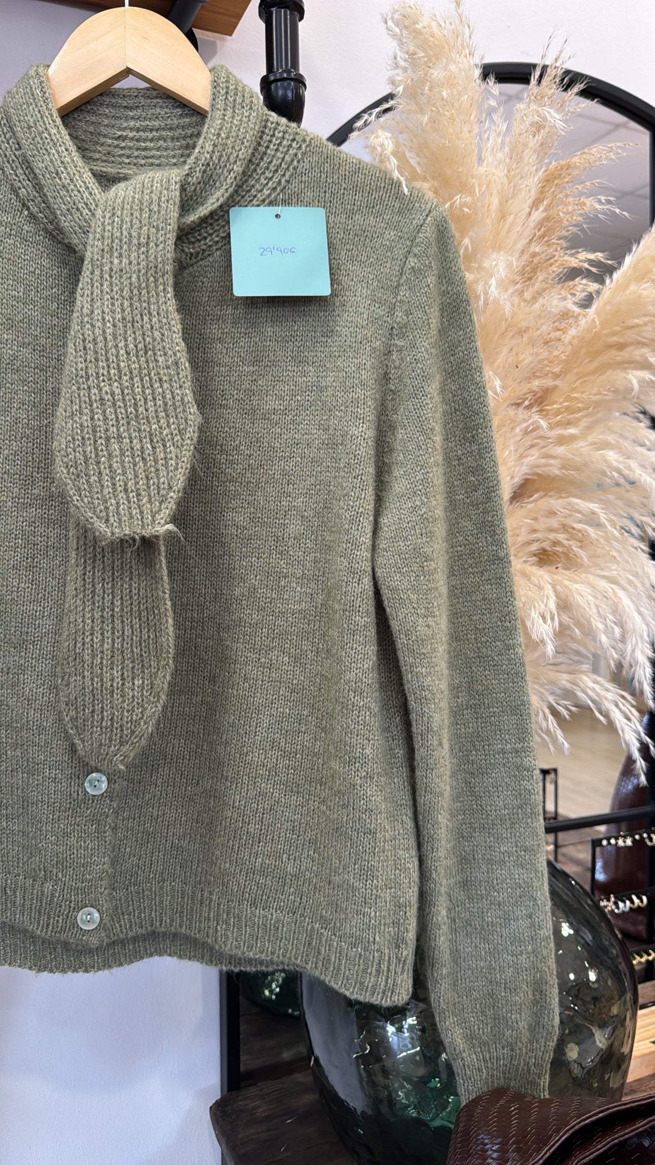 Rebeca nudo verde jabonoso