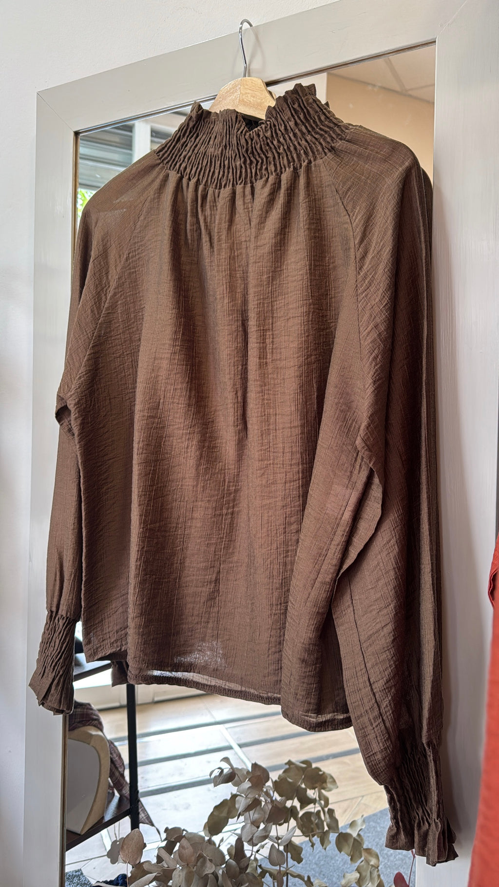 Blusa cuello nido de abeja