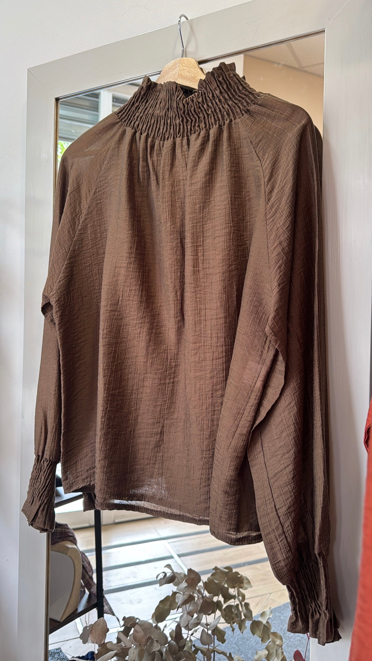 Blusa cuello nido de abeja